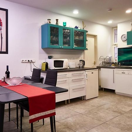 Ili Apartment Budapest Luaran gambar
