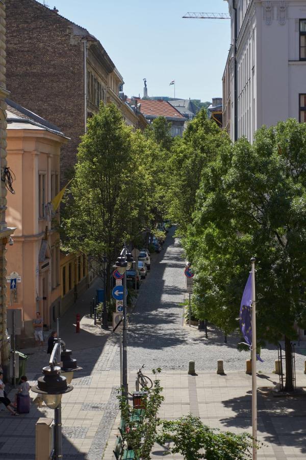 Ili Apartment Budapest Luaran gambar