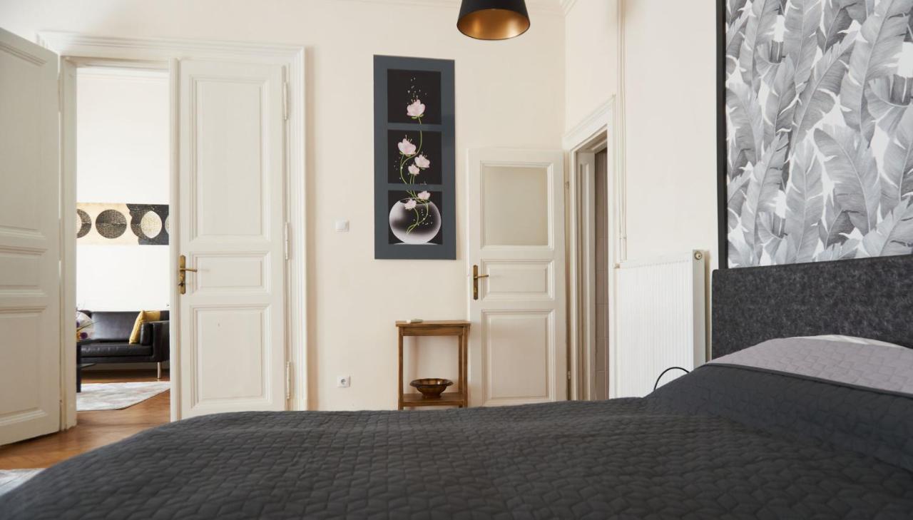 Ili Apartment Budapest Luaran gambar