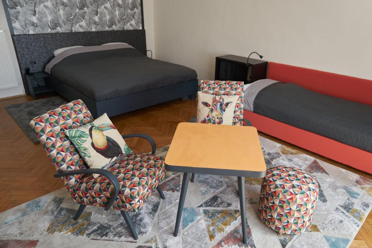 Ili Apartment Budapest Luaran gambar
