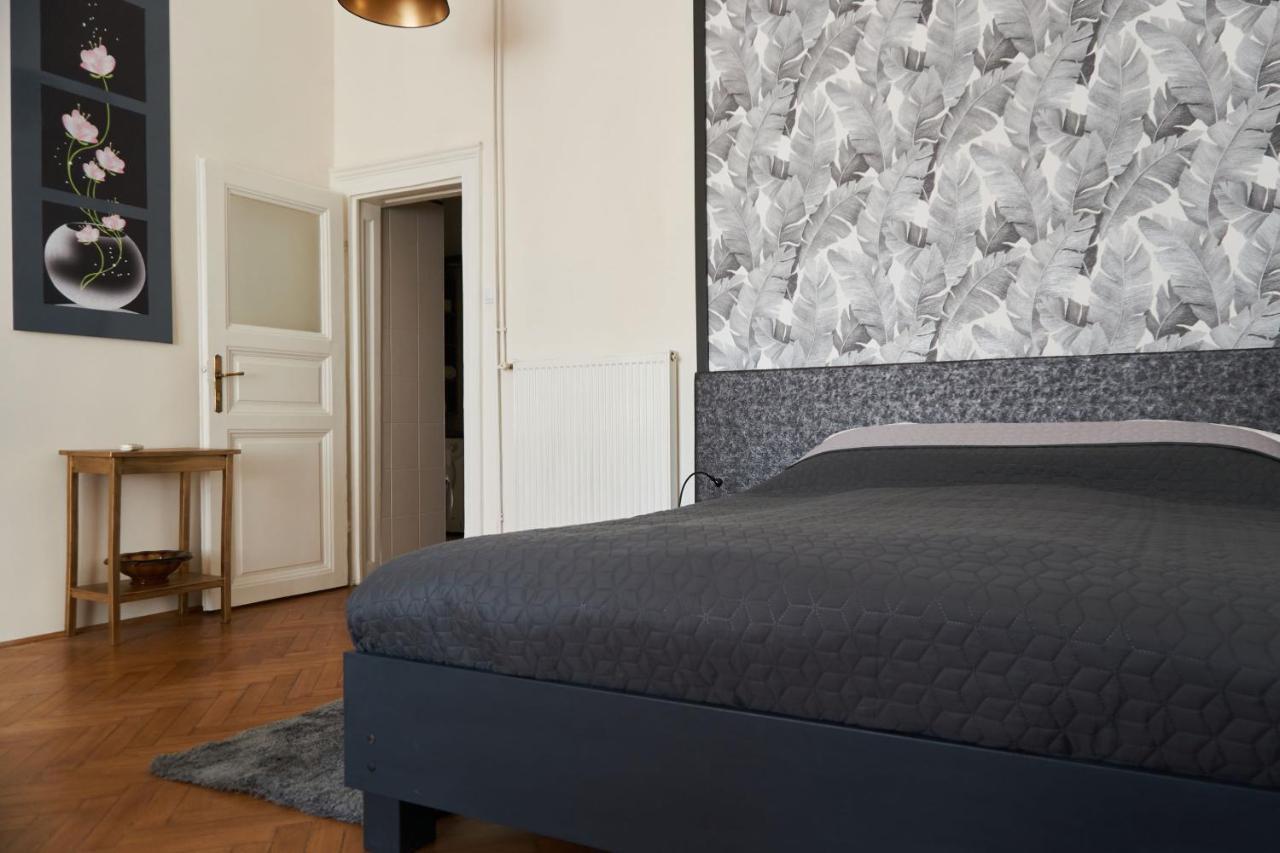 Ili Apartment Budapest Luaran gambar