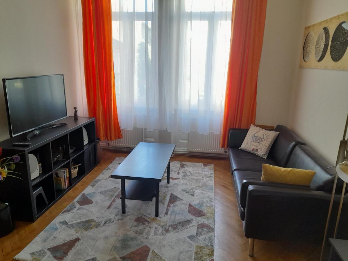 Ili Apartment Budapest Luaran gambar